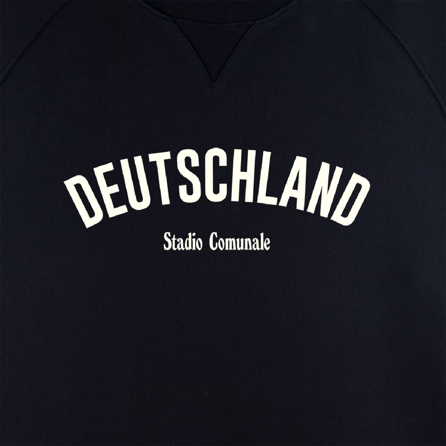Sweatshirt Germany Deutschland in black and white colors.