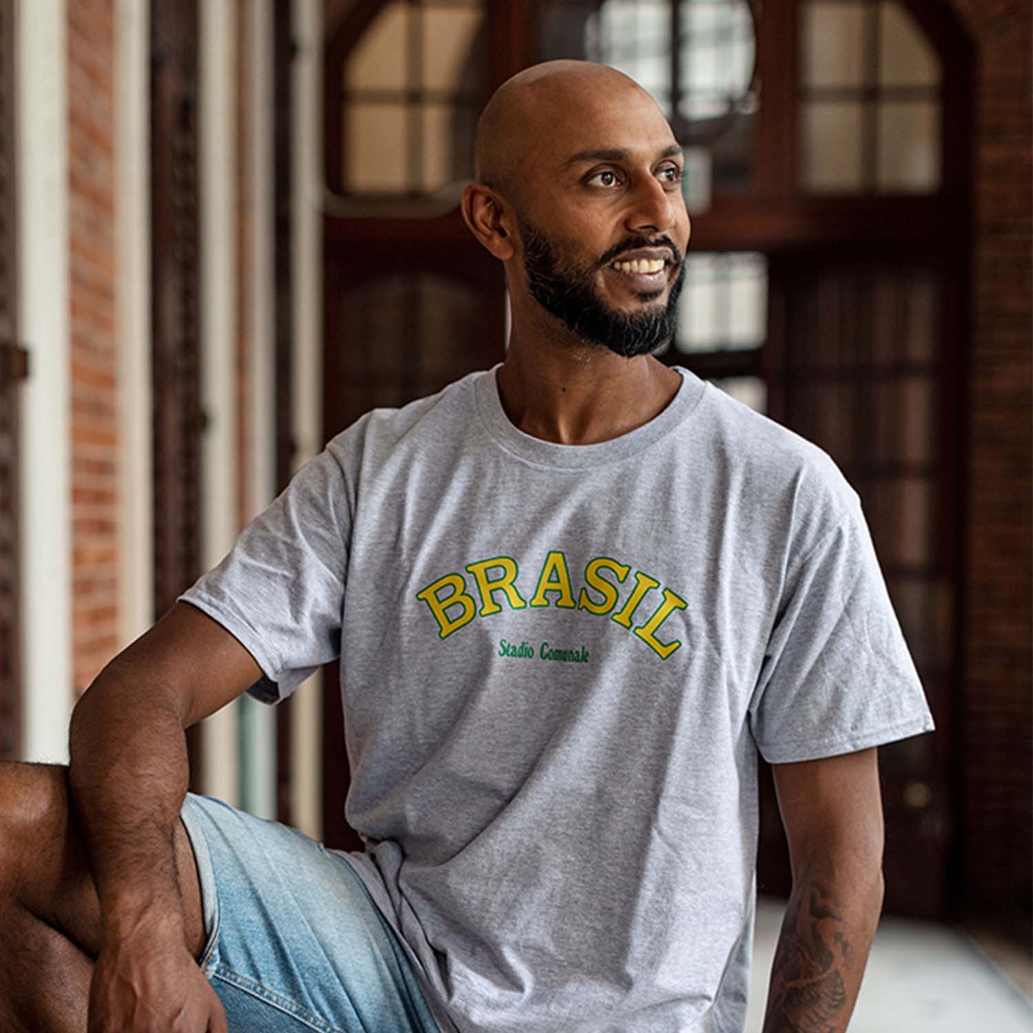 T-shirt grey with yellow green Brasil print, classic football shirt