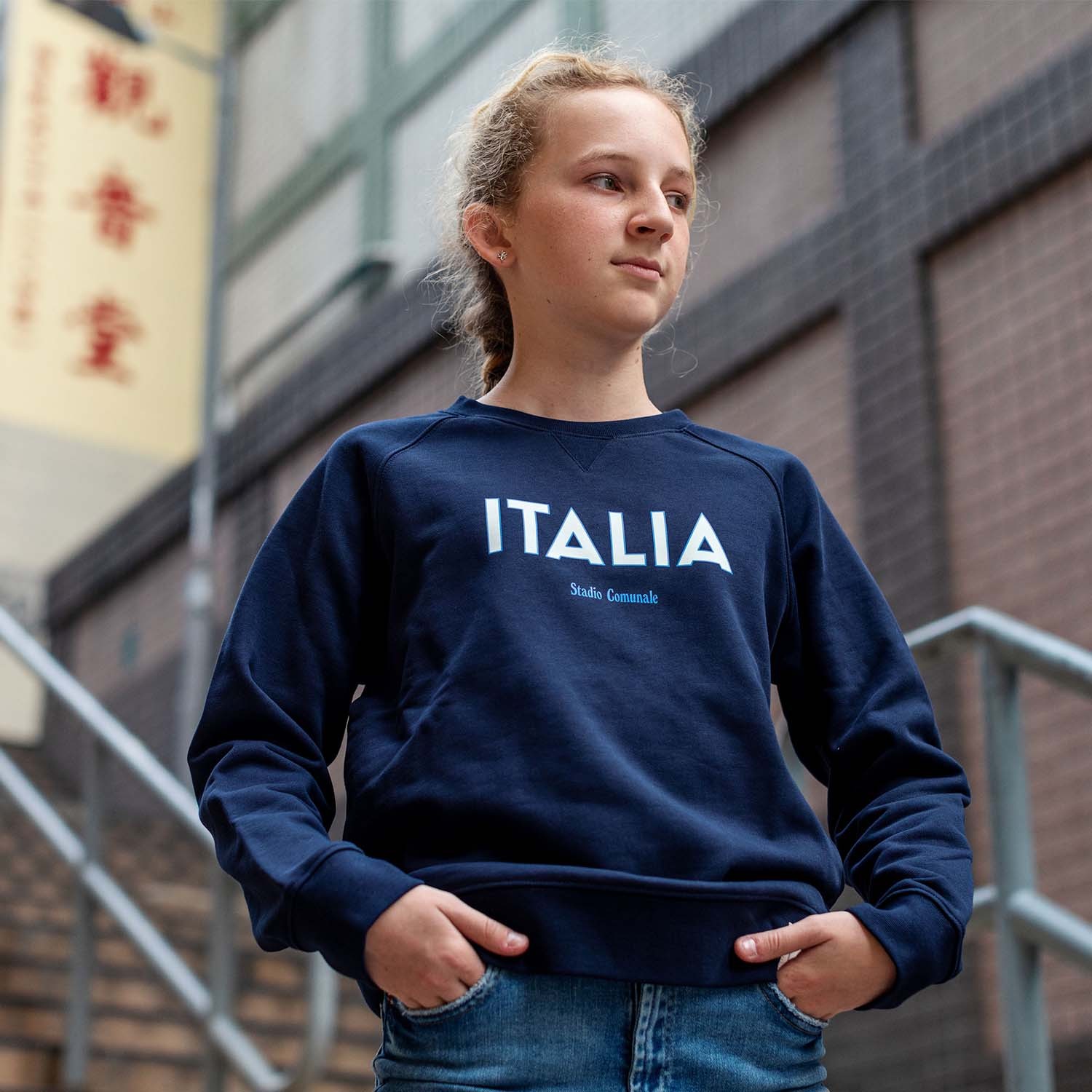 Sweatshirt Italia football team in navy blue and white.