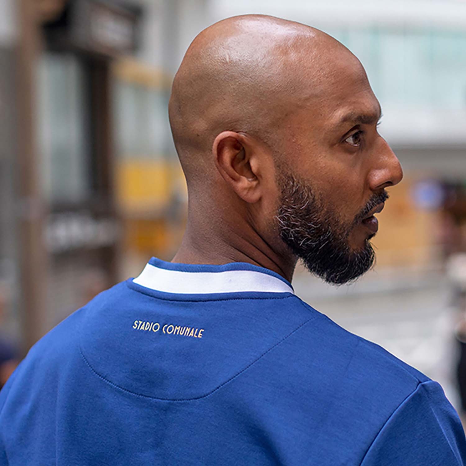 Track jacket collar for Chelsea football team fans.