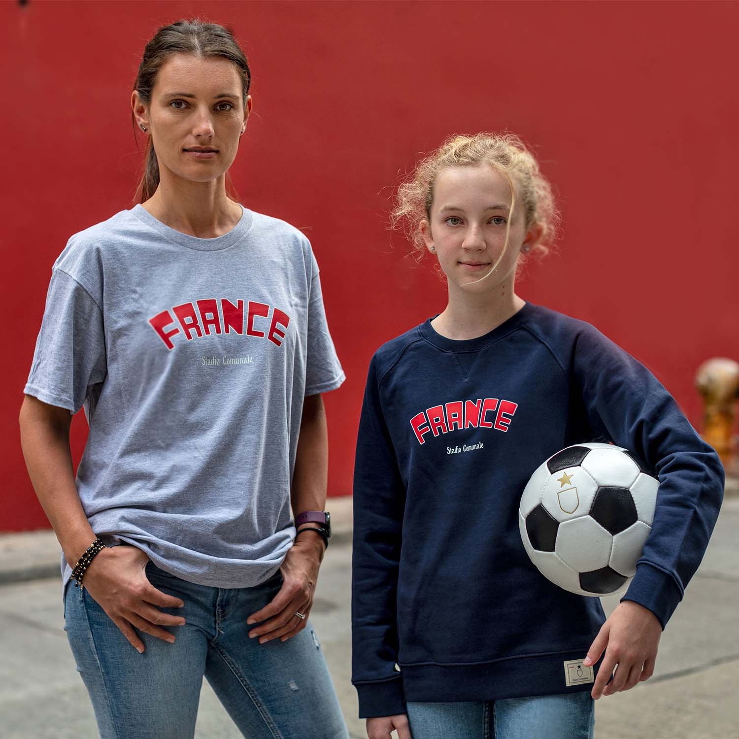 Sweatshirt and t-shirt France football team in navy blue, white and red.