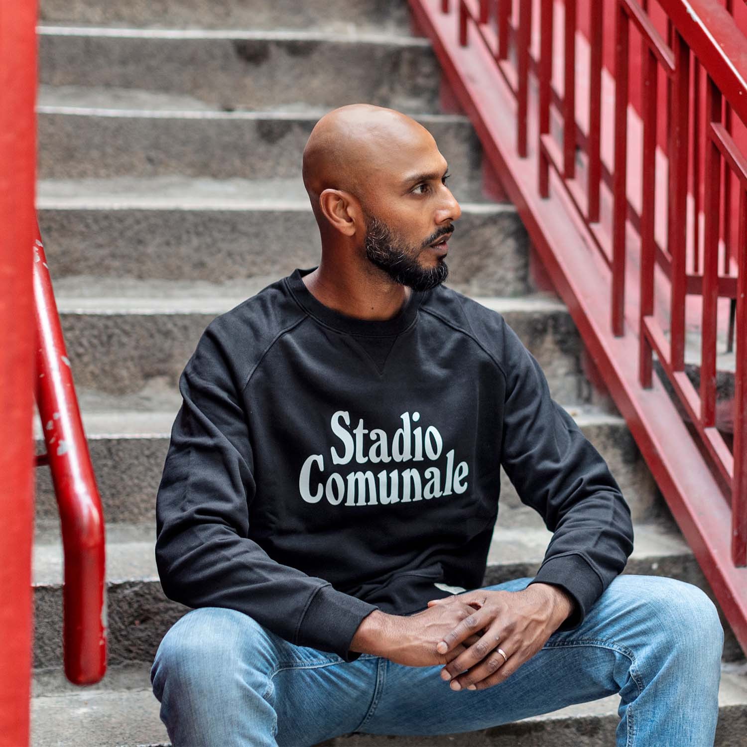 Statio Comunale black sweatshirt.