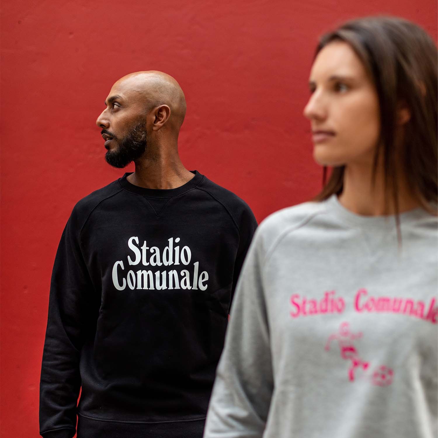 Sweatshirt Stadio Comunale and football player printed in pink.
